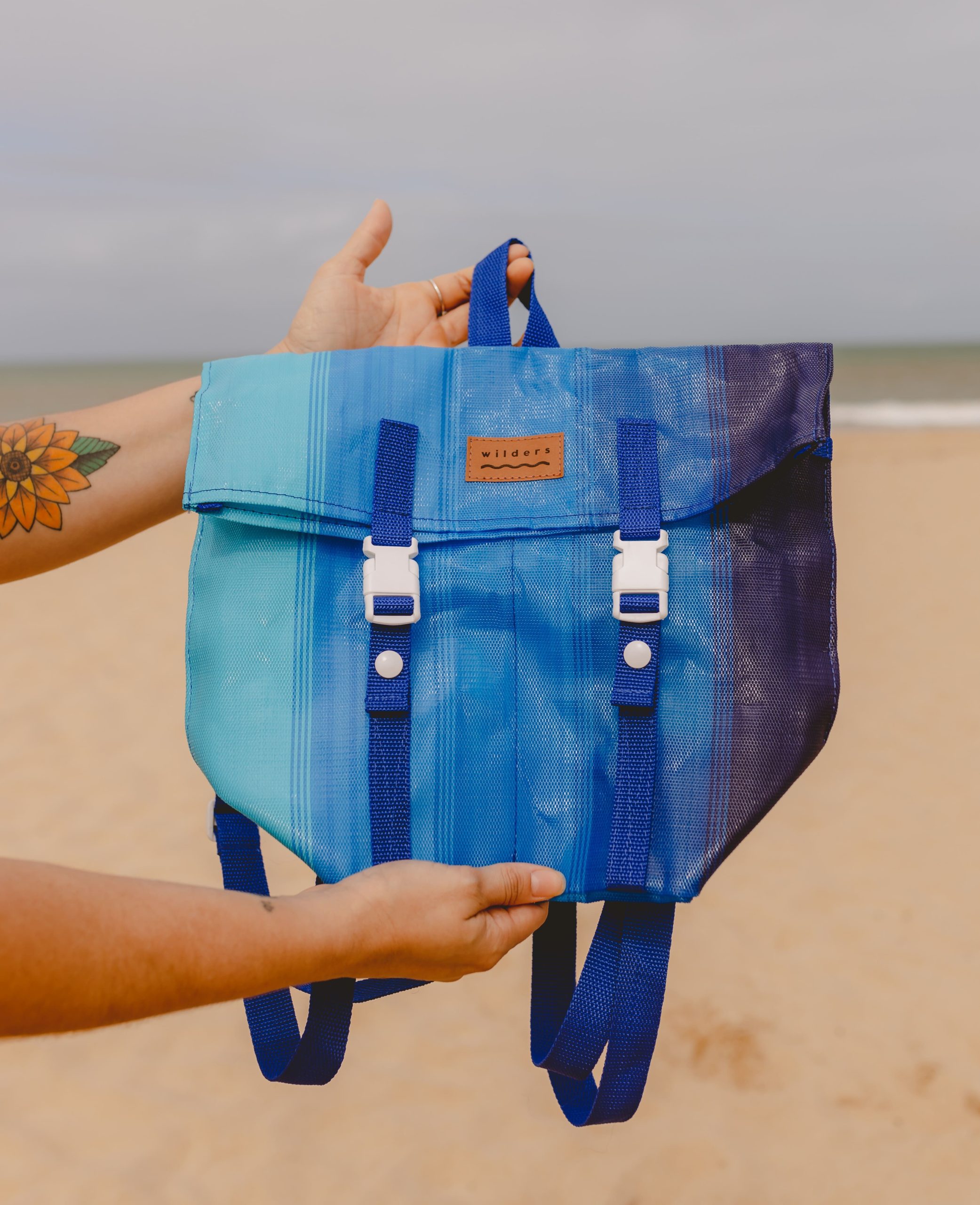 Por que a mochila praiana é sua melhor companheira do verão?